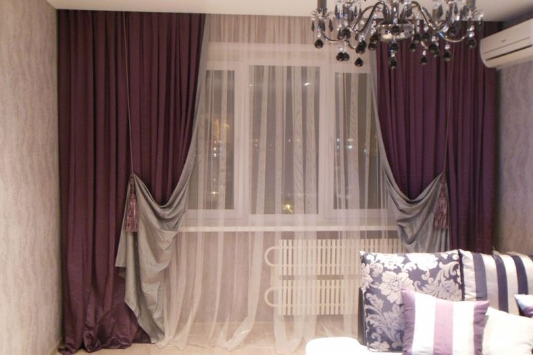 Двухсторонние фиолетовые шторы в гостиной фото