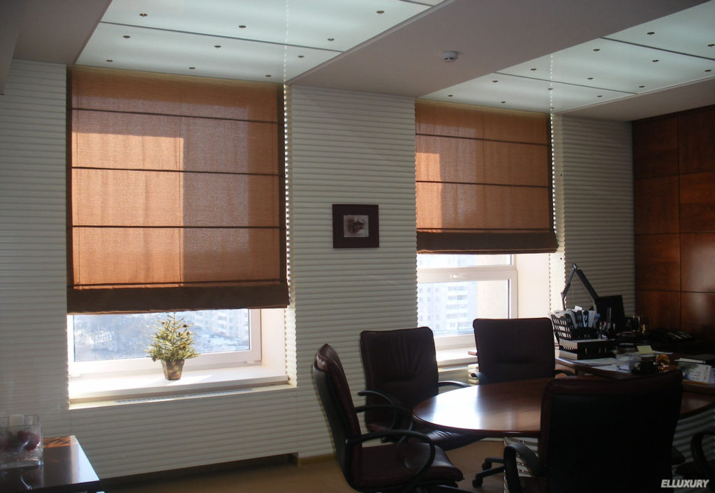 Офисные римские шторы для солнечной стороны