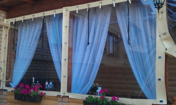 Как выглядят шторы для веранды пвх