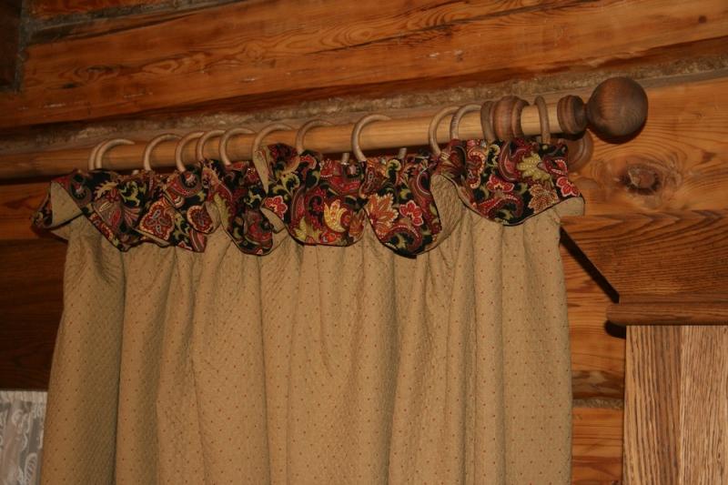 Как украсить шторы для деревянного дома